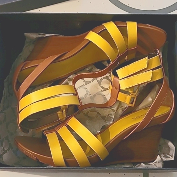 Kenneth Cole Reaction Shoes - Cute Sandal 👡 💖